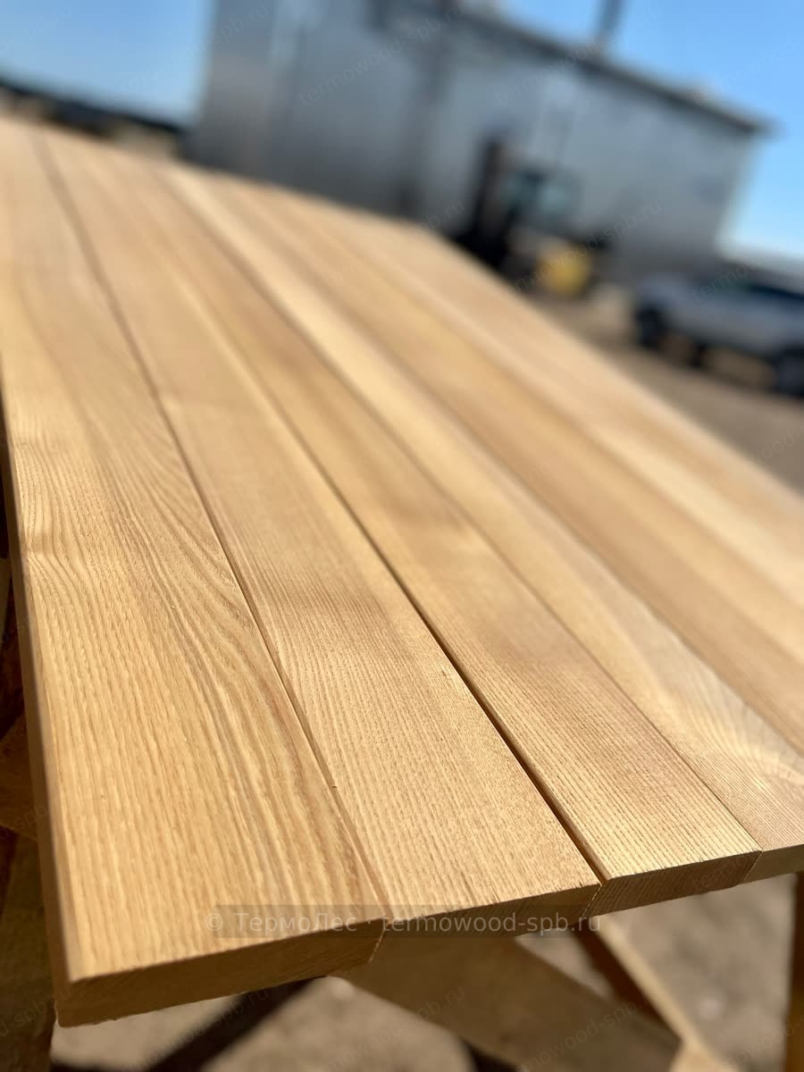 Фасадная доска из термоясеня (прямой или косой планкен)