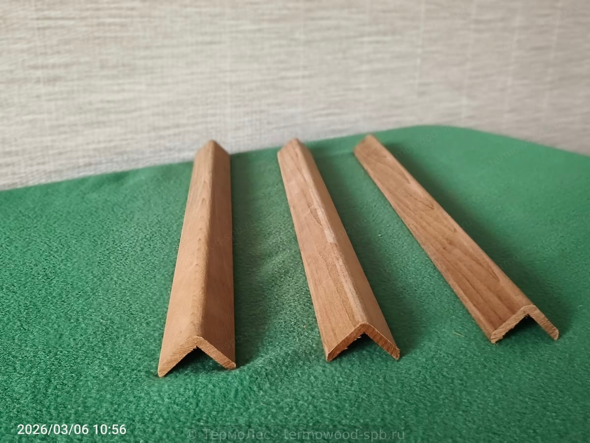 Уголок термодерево 30×30 мм