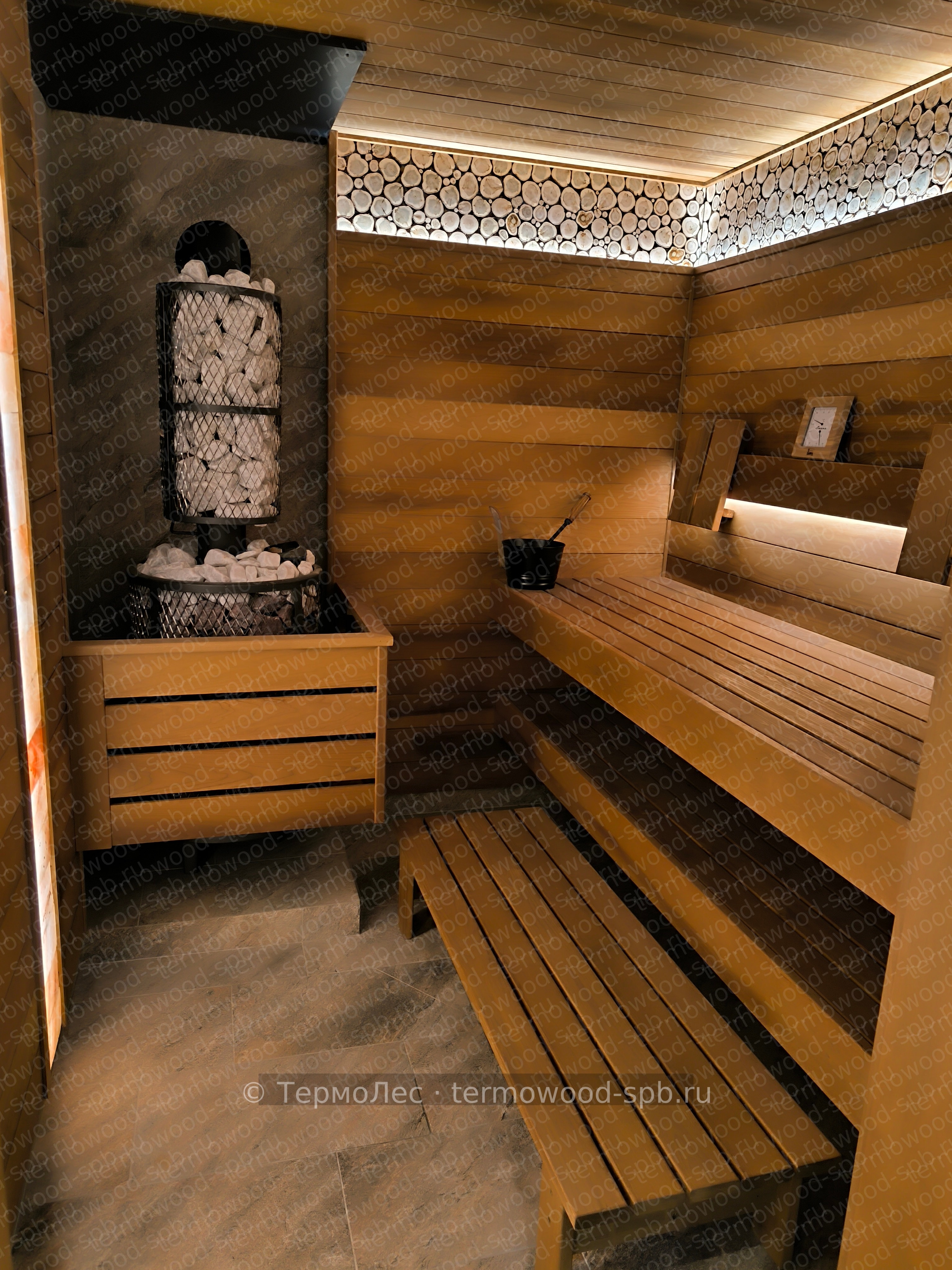 Парная с полками из термоосины