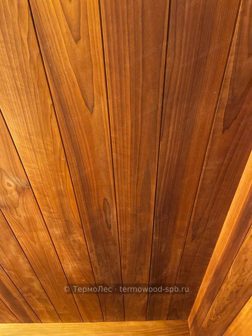 Потолок бани, вагонка из термодерева